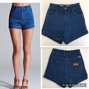 Wrangler Pinup High Waist Cuffed Shorts Size XS